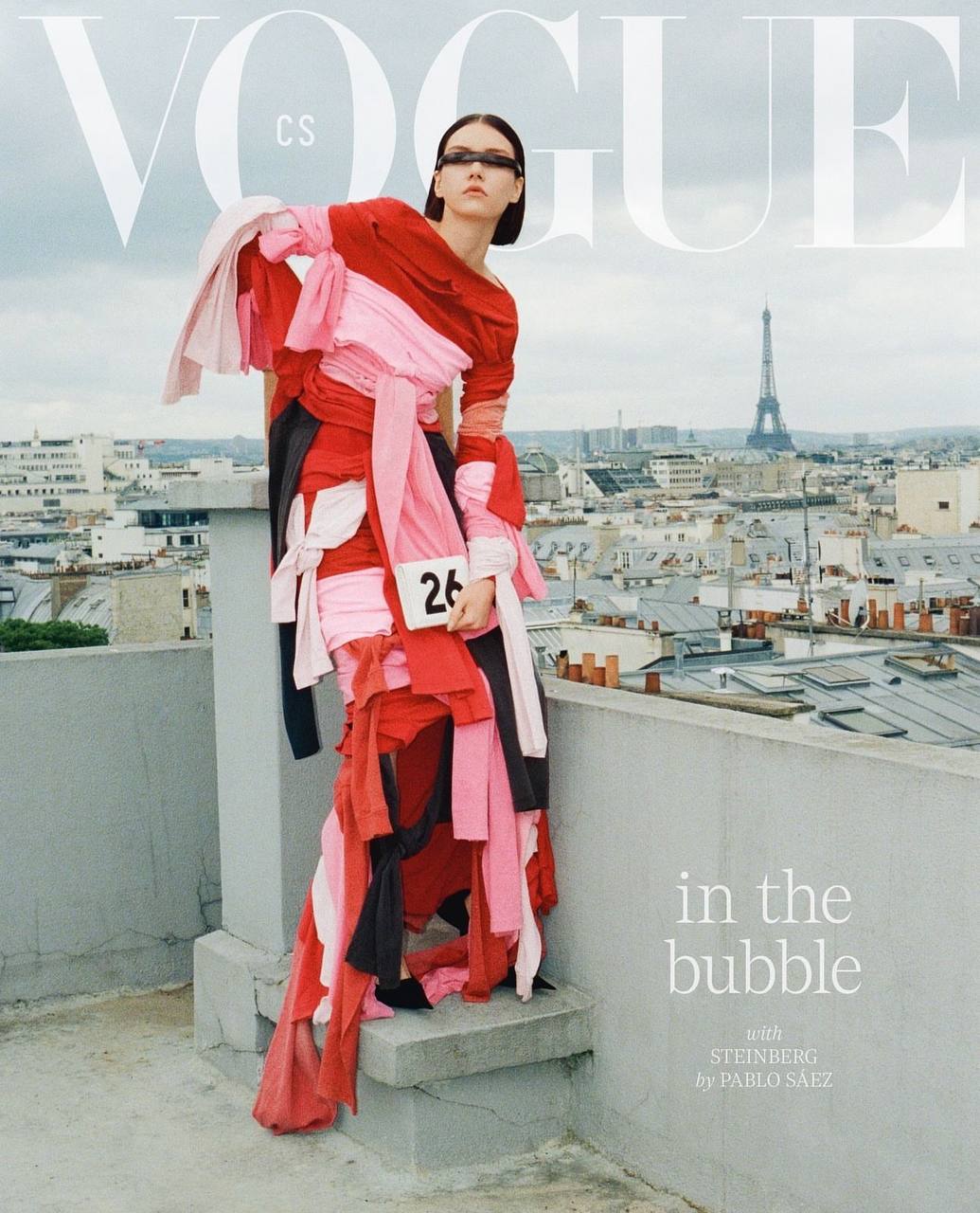 София Стейнберг в Balenciaga Fall Winter 2024 Couture для чехословацкого Vo...