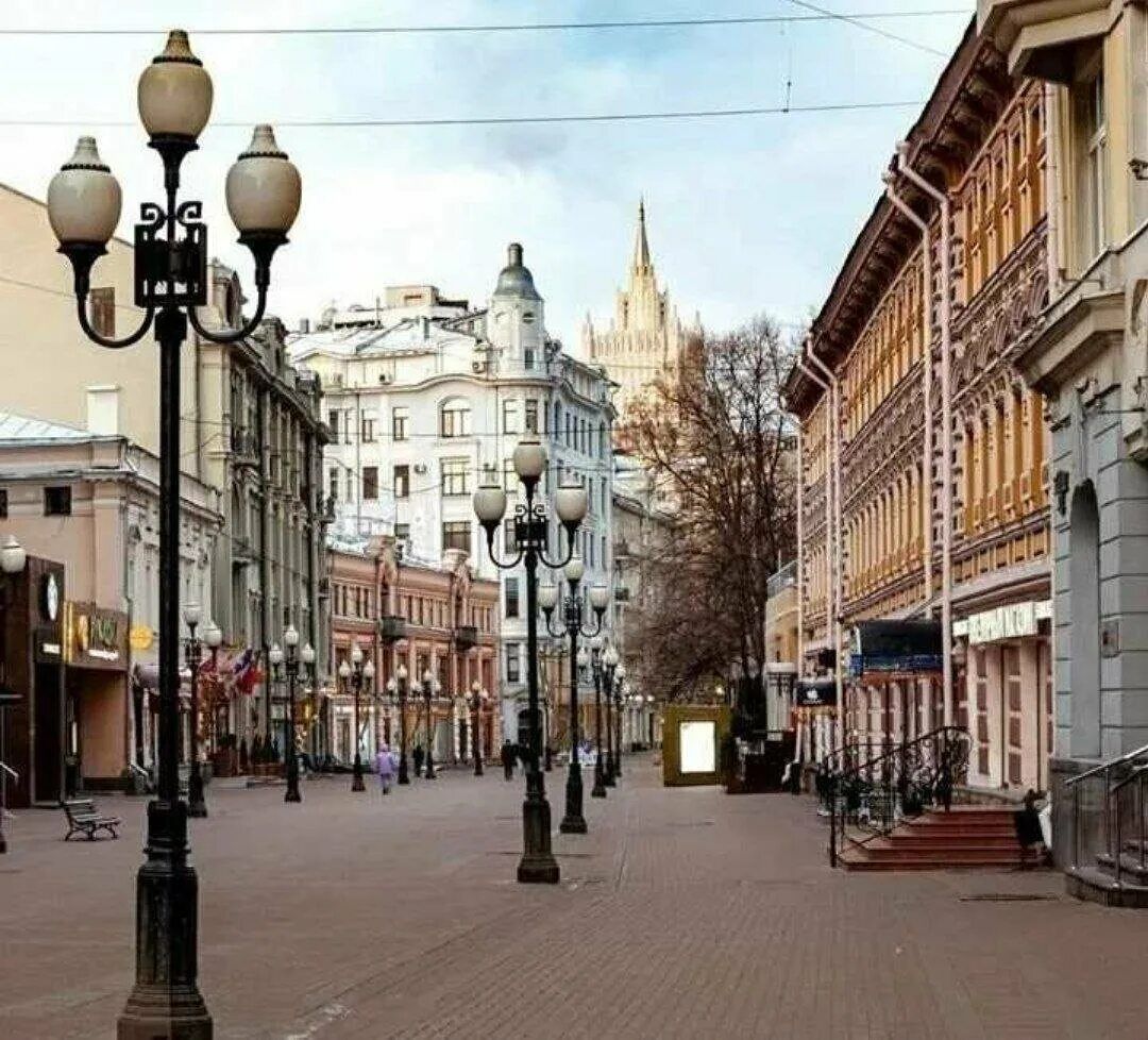 Улица арбат в москве. Старый арбат пешеходная улица. Как называется старейшая улица москвы. Как называется старейшая улица москвы. Как называется старейшая улица москвы.