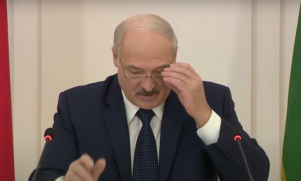 Лукашенко 1994. Лукашенко в 2000 году. Автократия лукашенко. Лукашенко болен. Здоровье лукашенко сегодня новости.